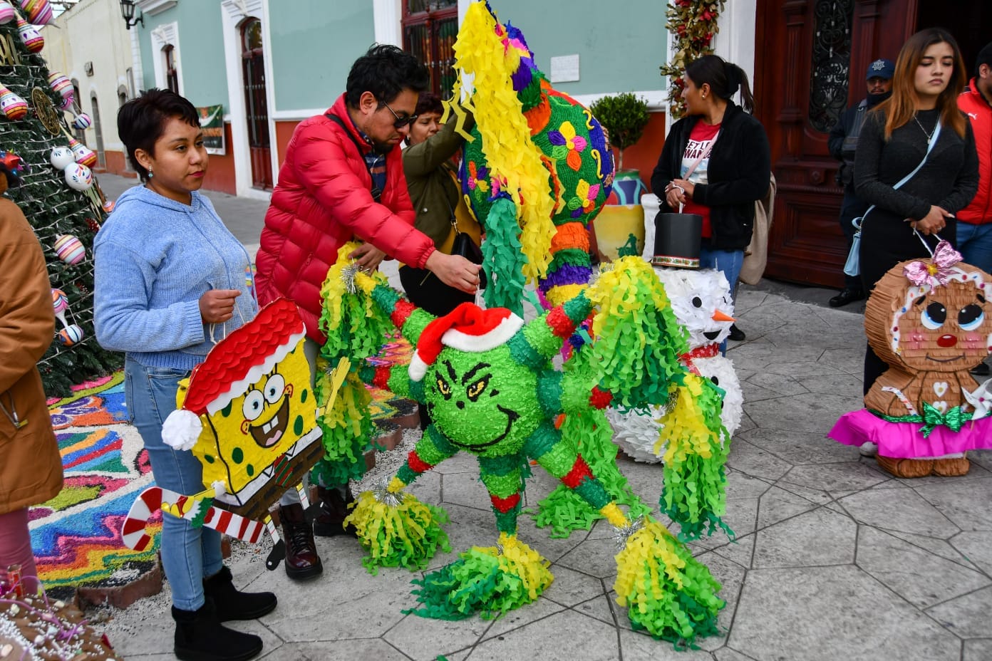 Destaca la creatividad y tradición en el concurso 'Piñatón' organizado por el gobierno de Huamantla